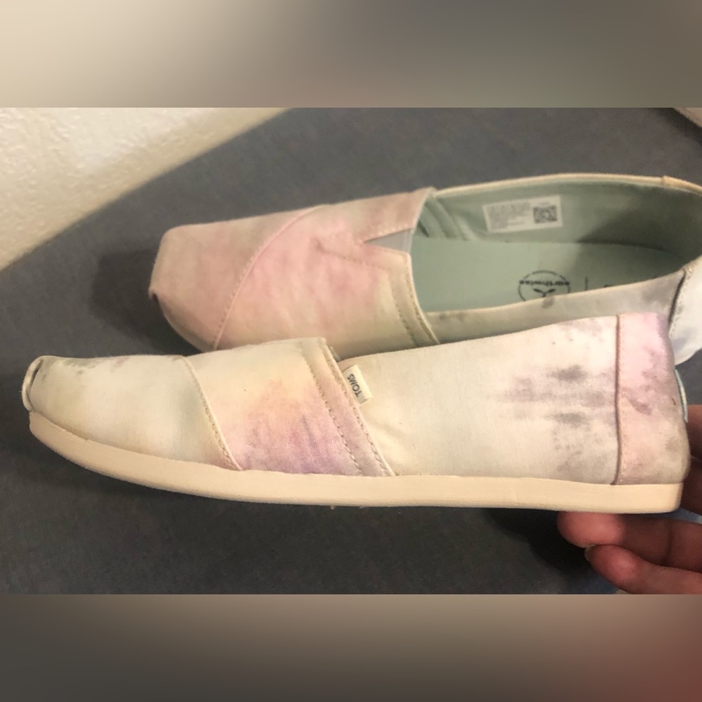 TOMS Tie Dye Pink Gray Slip-on EUC Alpargata comfort Better as Narrow 8.5 or 8 - Picture 7 of 8